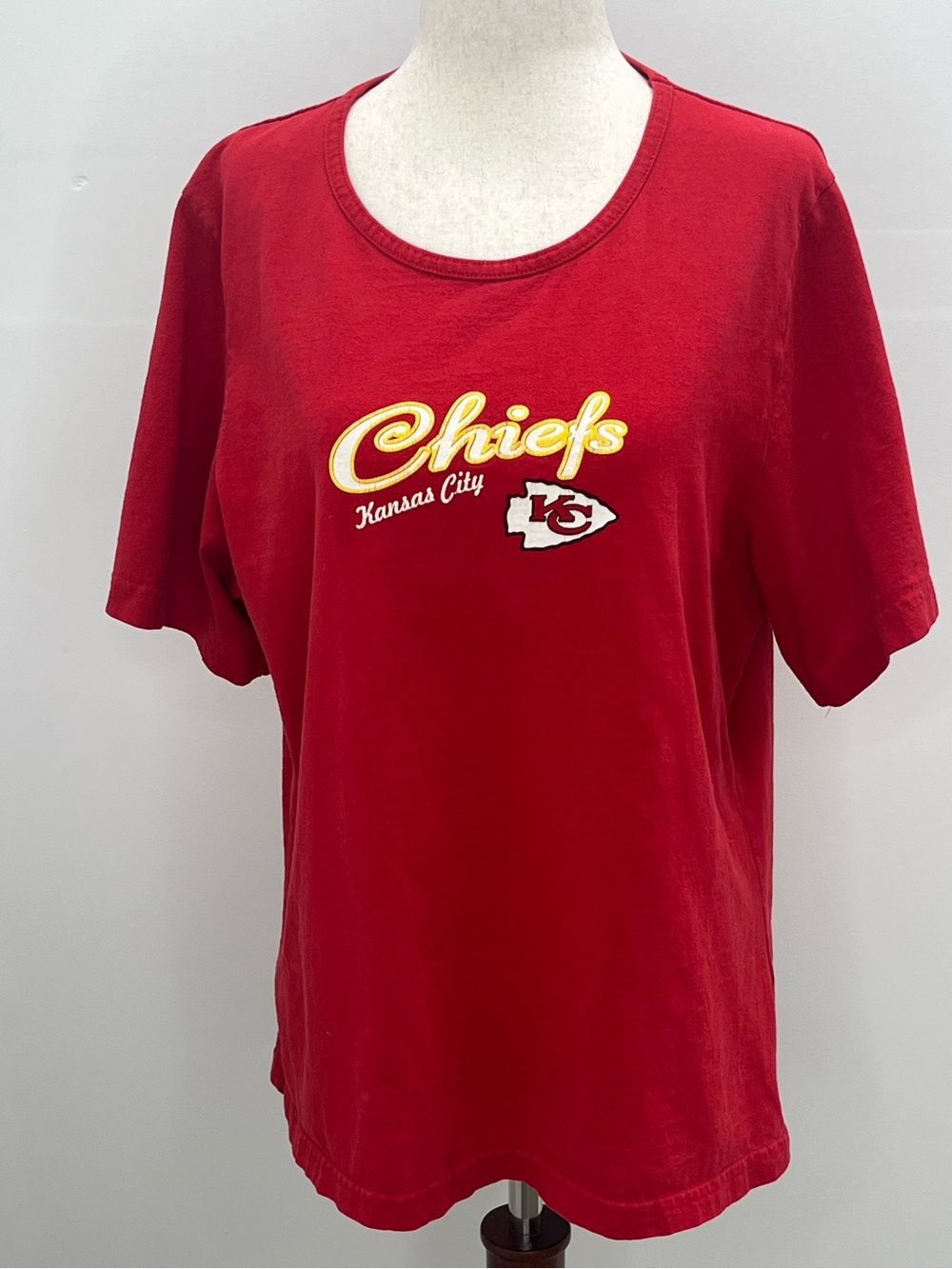 NFL For Her Kansas City Chiefs NFL Women's Red Graphic Logo T-Shirt XL